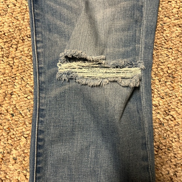 J. Crew women’s Slim Broken In Boyfriend Jeans, size 28 - Picture 4 of 8